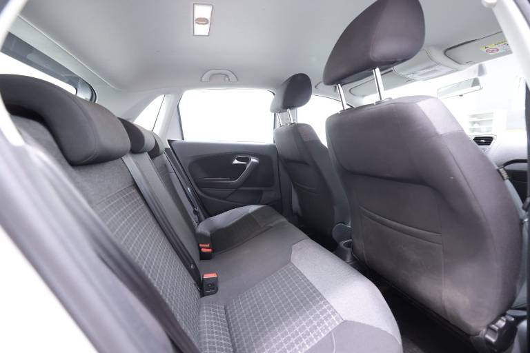 VOLKSWAGEN Polo 41