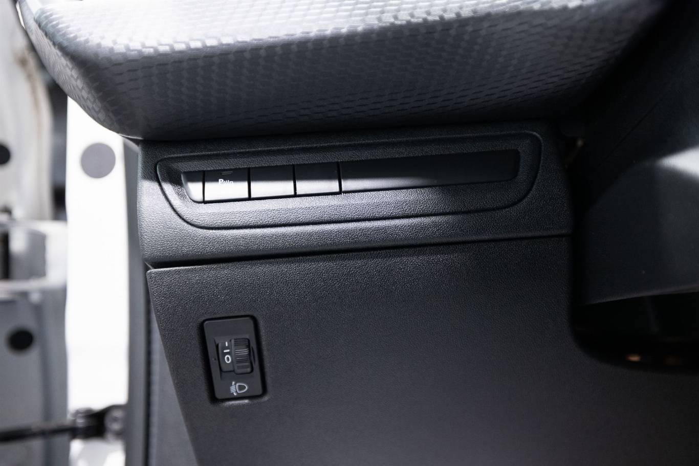 PEUGEOT 208 25