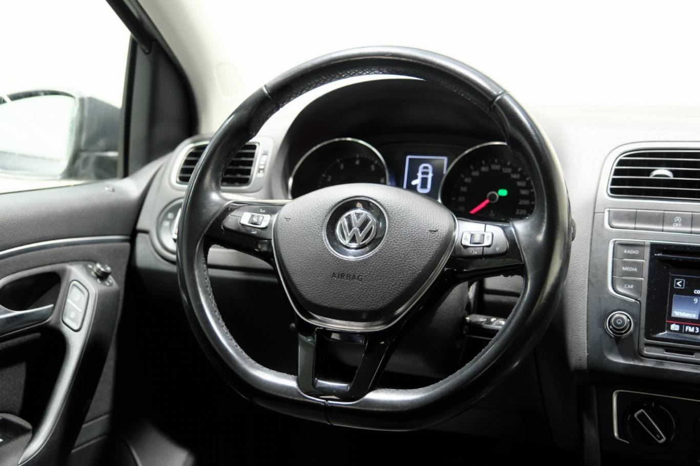 VOLKSWAGEN Polo 36
