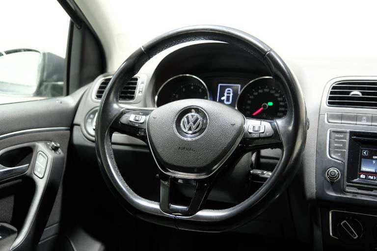 VOLKSWAGEN Polo 36