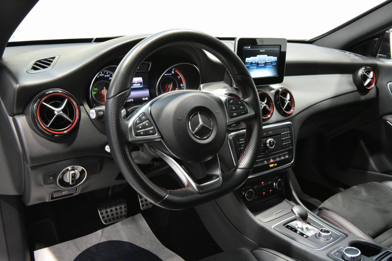 MERCEDES-BENZ CLA 45 AMG 3