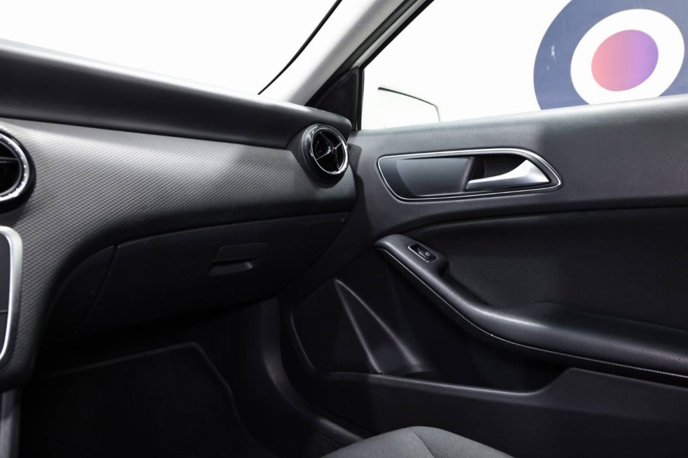 MERCEDES-BENZ A 180 27