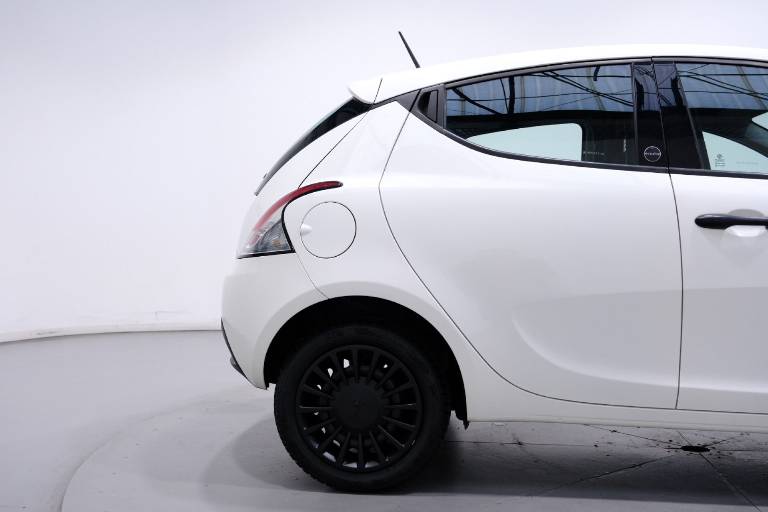 LANCIA Ypsilon 48