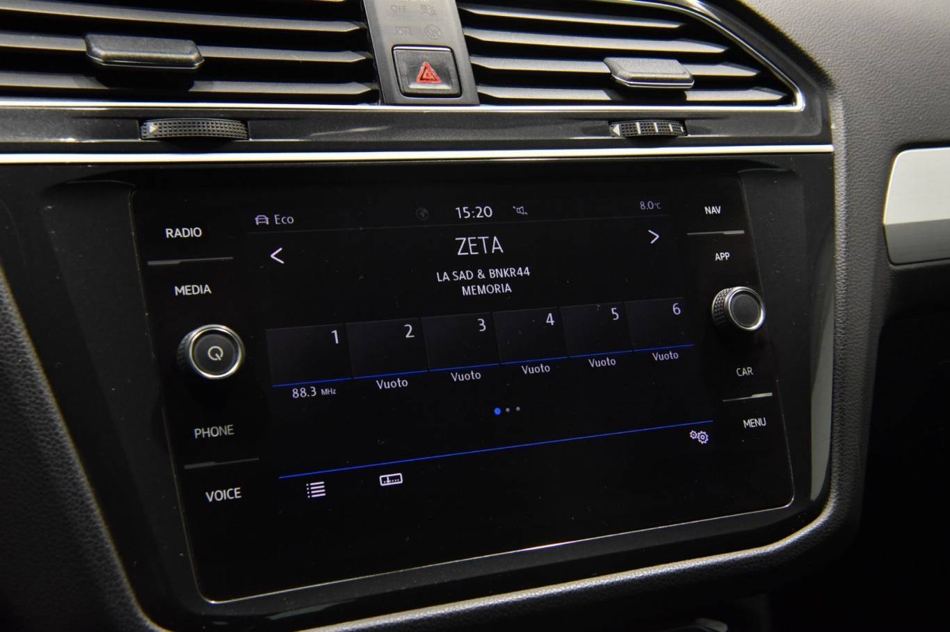 VOLKSWAGEN Tiguan 24