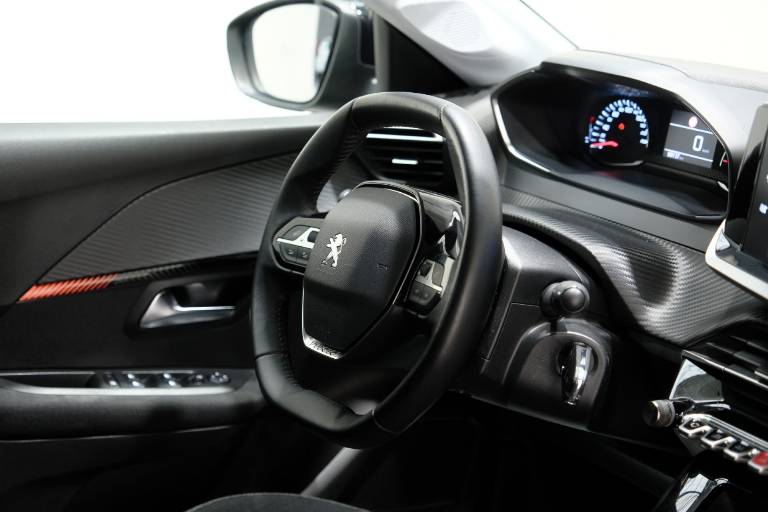 PEUGEOT 208 55