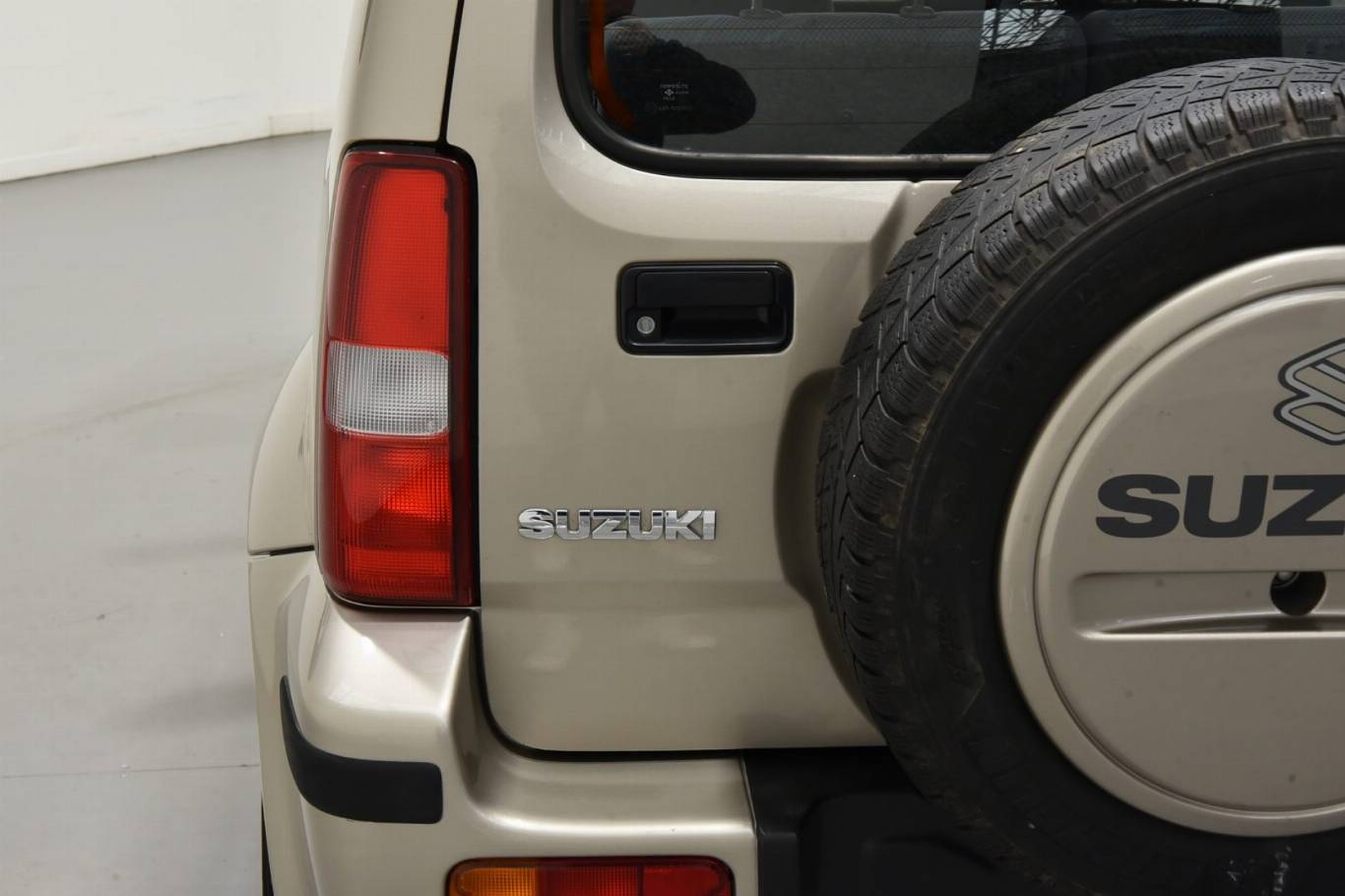 SUZUKI Jimny 16