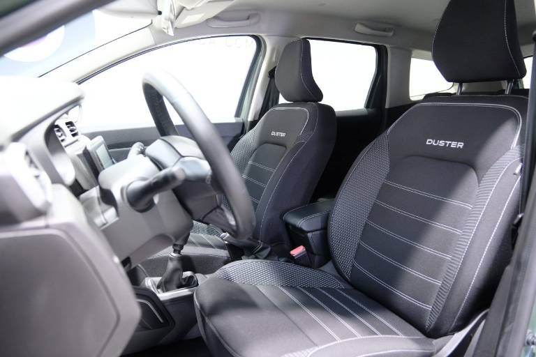 DACIA Duster 6