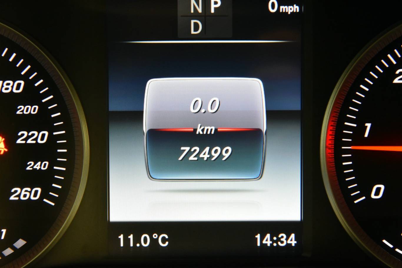 MERCEDES-BENZ C 220 23