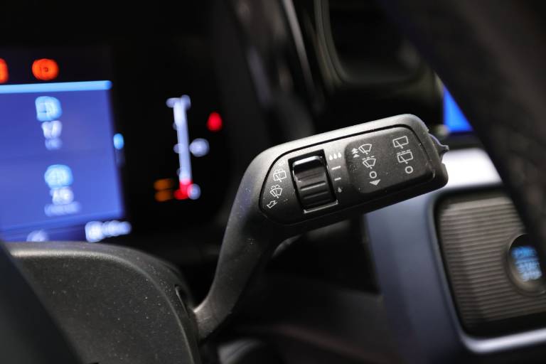 FORD Tourneo Courier 24