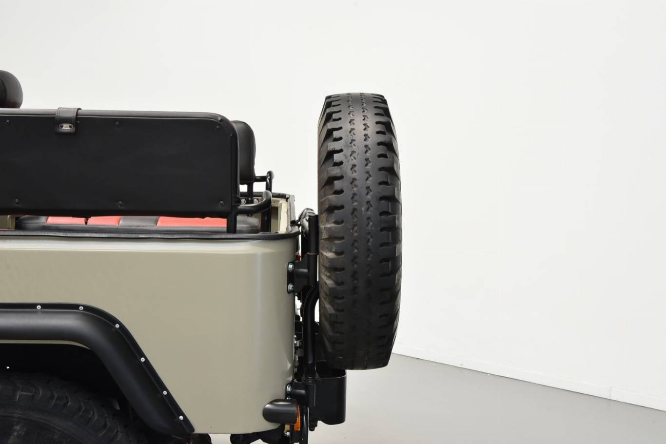 TOYOTA Land Cruiser 20