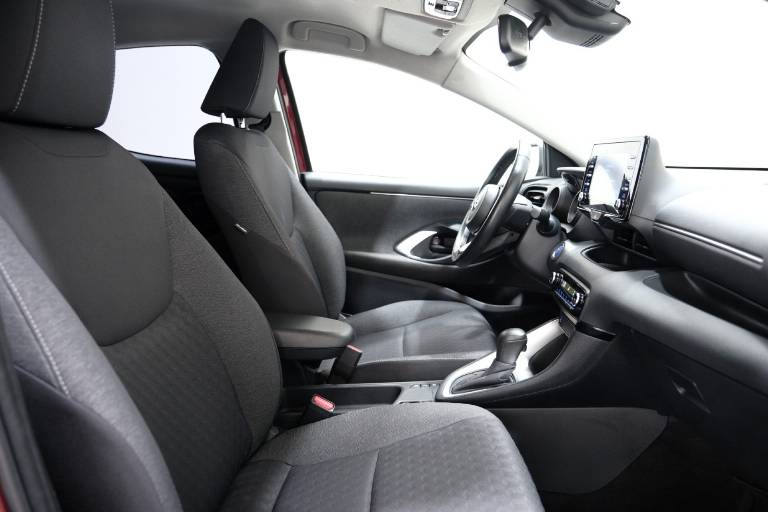 TOYOTA Yaris 57