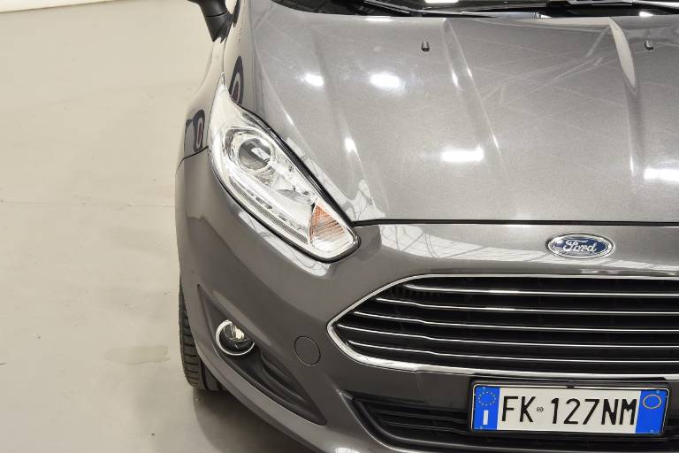 FORD Fiesta 13