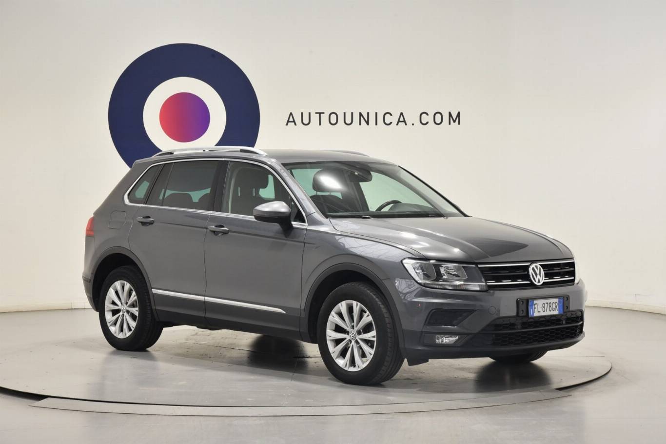 VOLKSWAGEN Tiguan 2