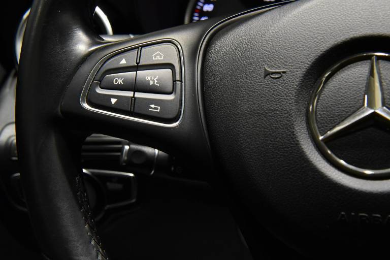 MERCEDES-BENZ C 220 41