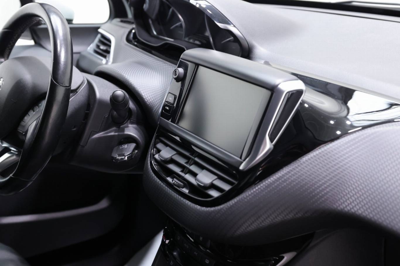 PEUGEOT 2008 44