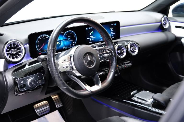 MERCEDES-BENZ A 180 5