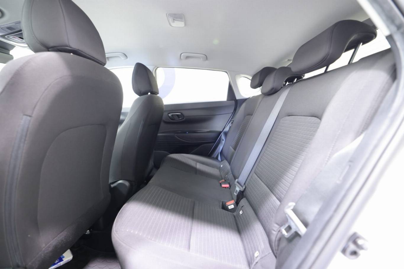 HYUNDAI I20 33