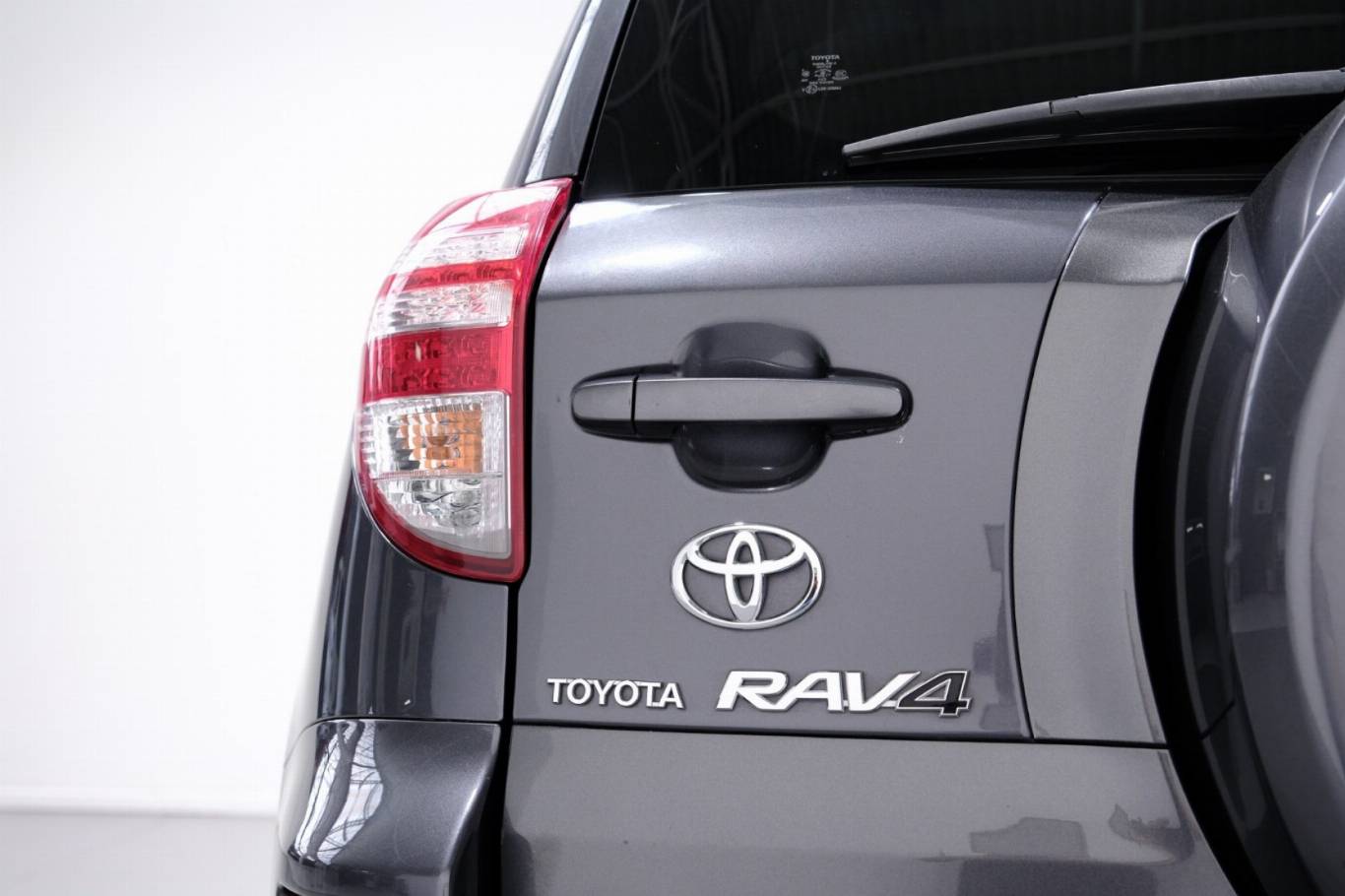 TOYOTA RAV 4 MY23 45