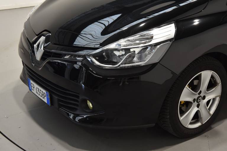 RENAULT Clio 37