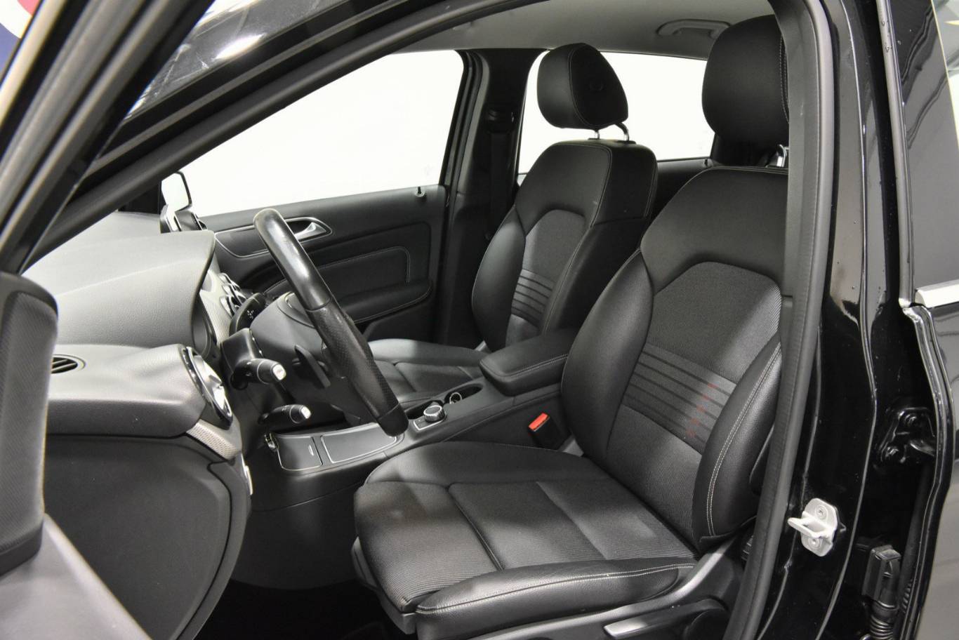 MERCEDES-BENZ B 180 4