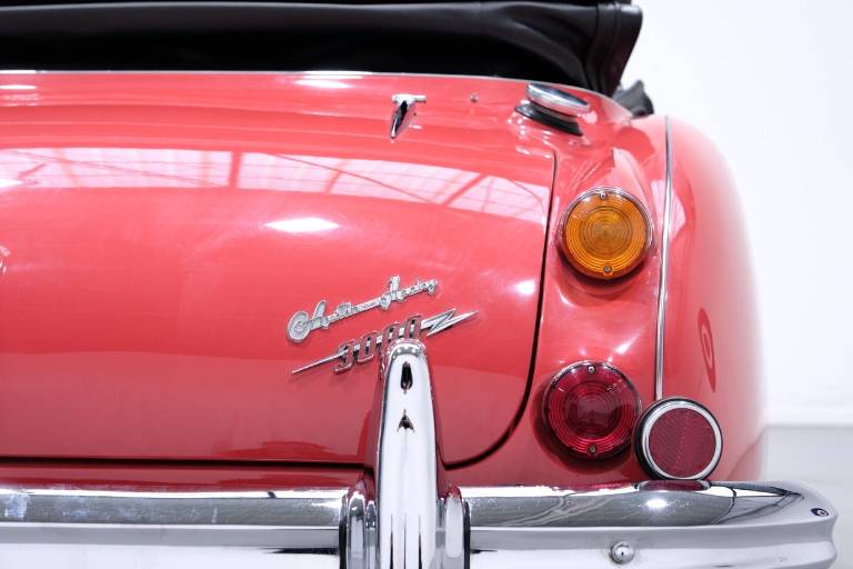 AUSTIN Healey 33