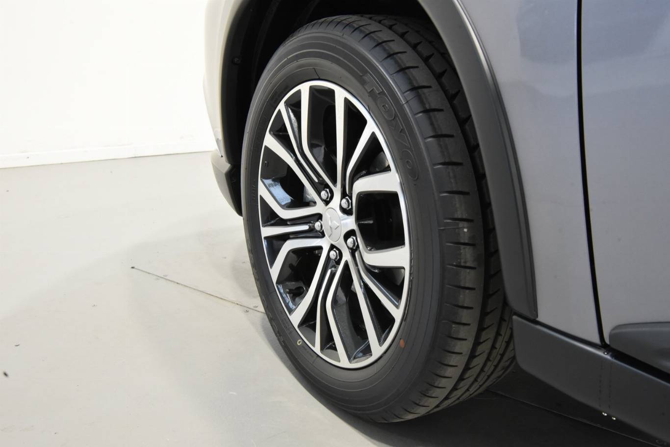 MITSUBISHI Outlander 7