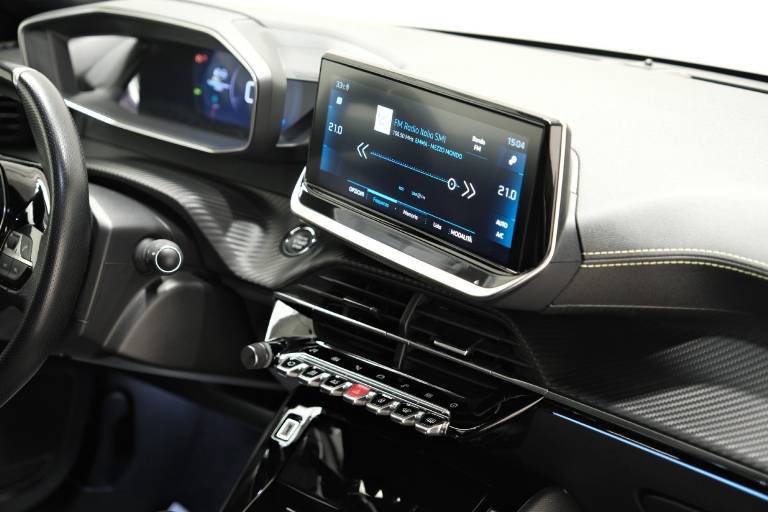 PEUGEOT 208 67