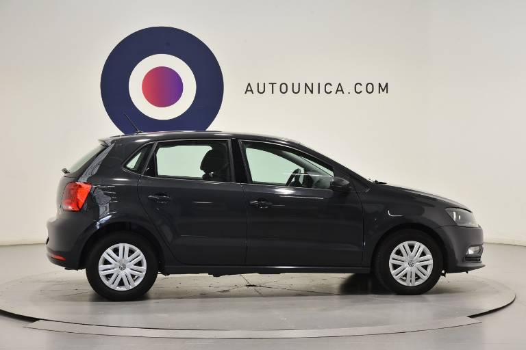 VOLKSWAGEN Polo 11