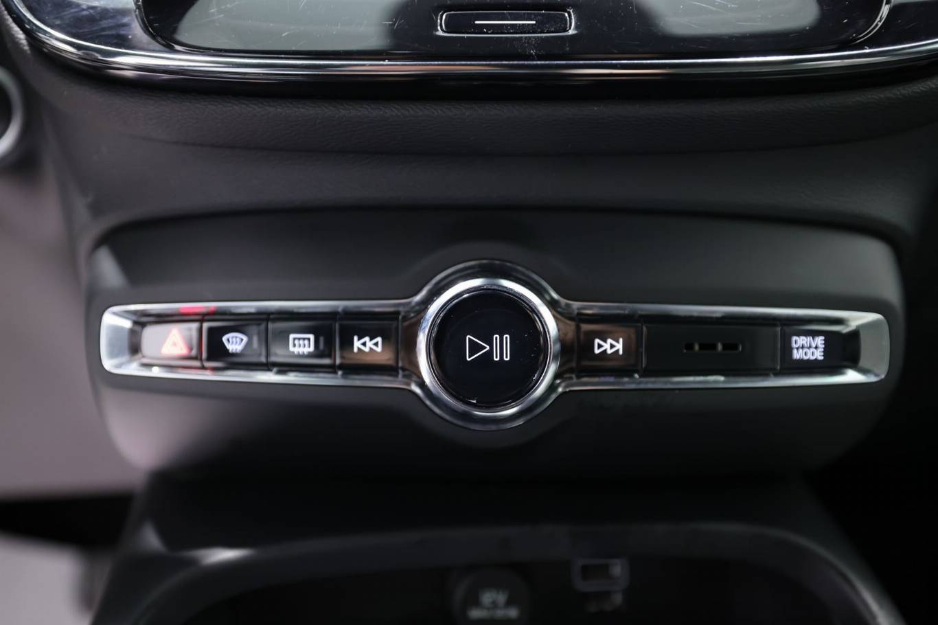 VOLVO XC40 29
