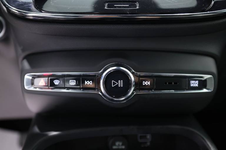 VOLVO XC40 29
