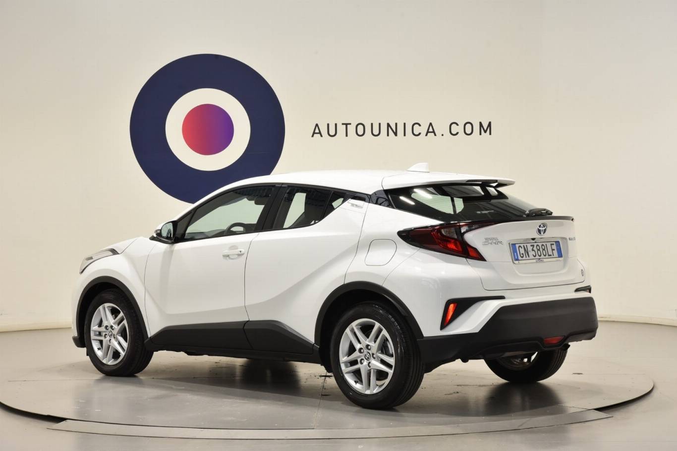 TOYOTA C-HR 2