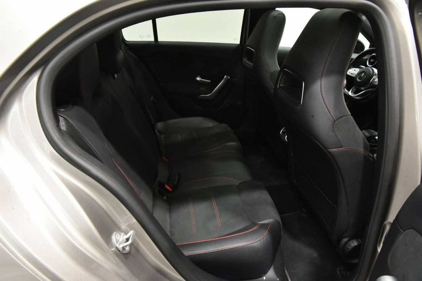 MERCEDES-BENZ A 250 39