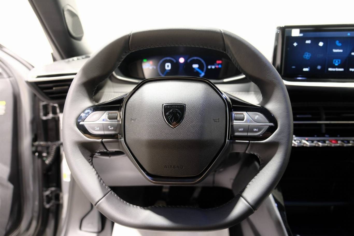 PEUGEOT 2008 7