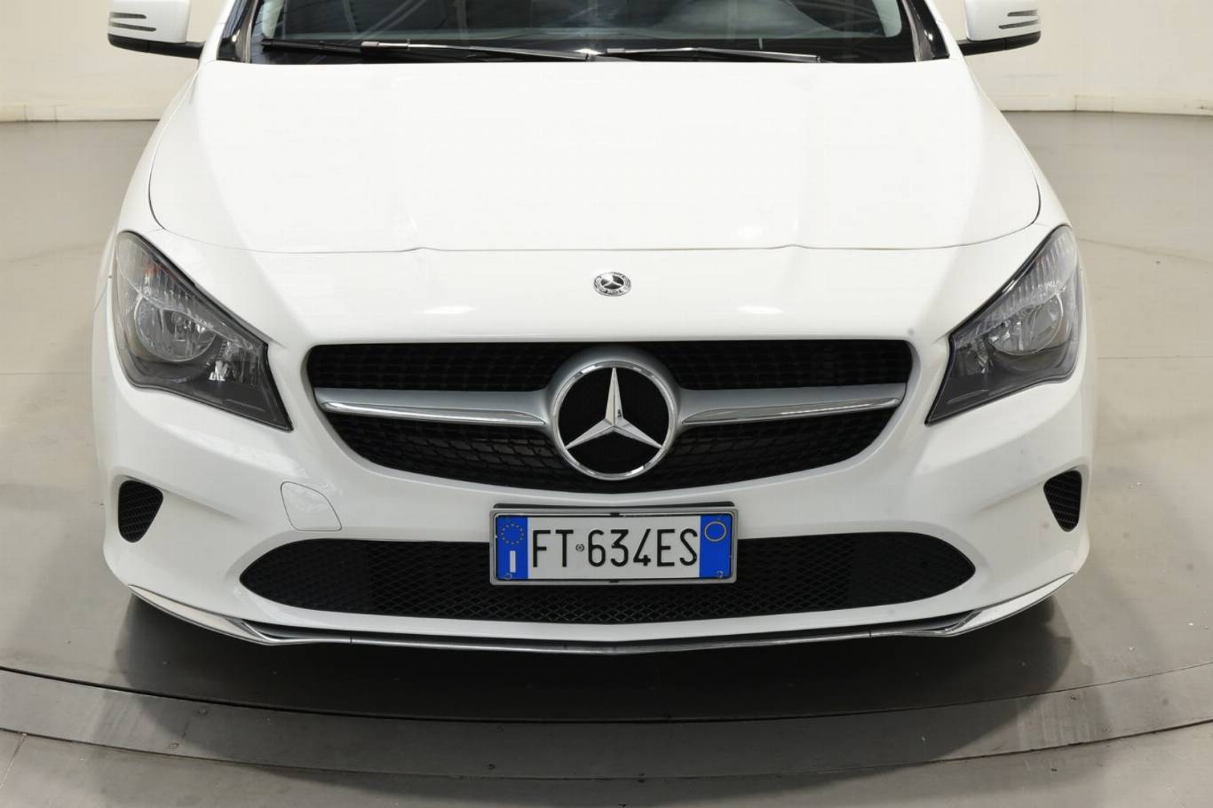 MERCEDES-BENZ CLA 180 35