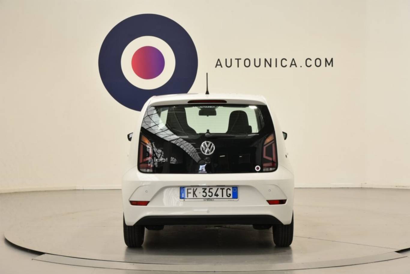 VOLKSWAGEN Up! 6