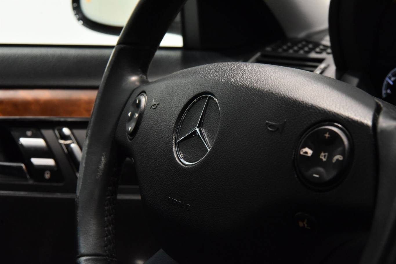 MERCEDES-BENZ S 320 40