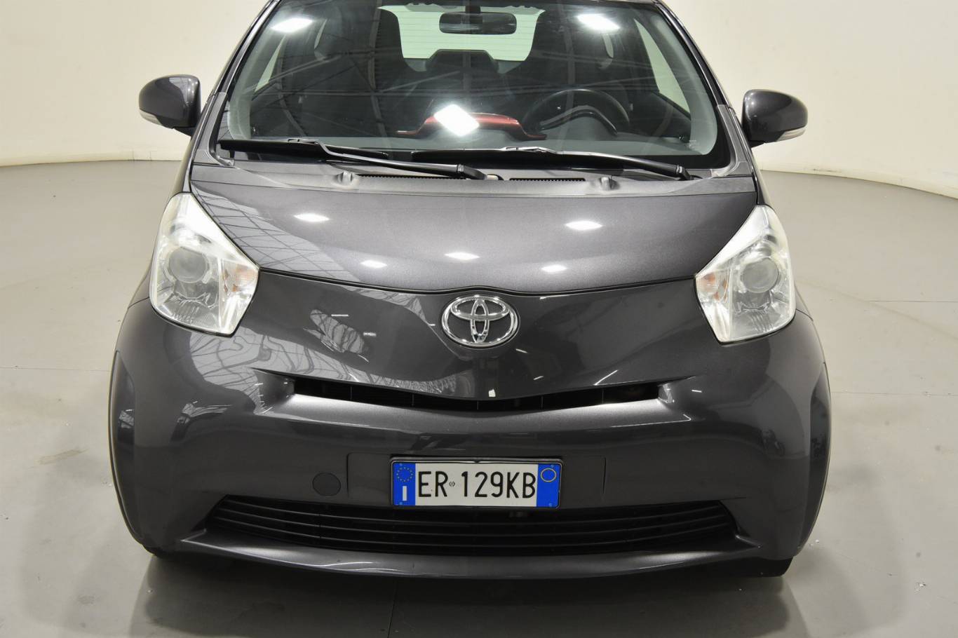 TOYOTA IQ 37