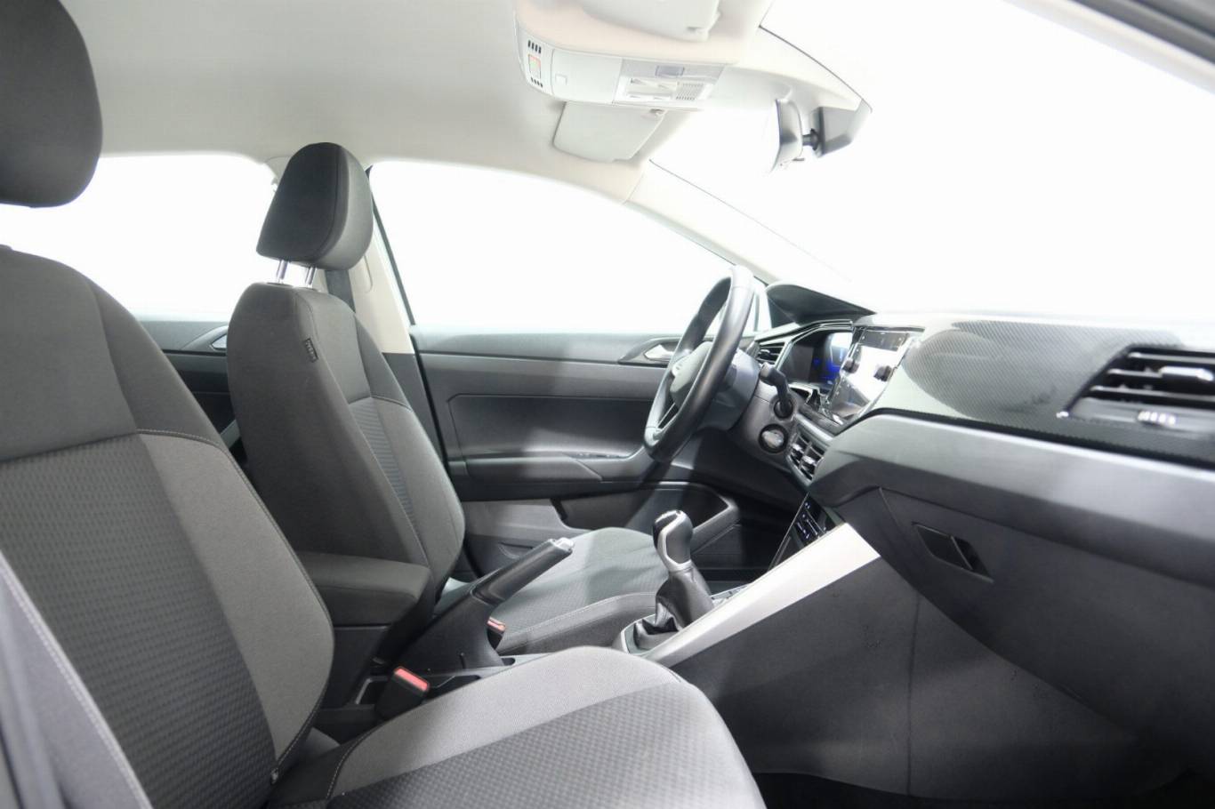 VOLKSWAGEN Polo 54