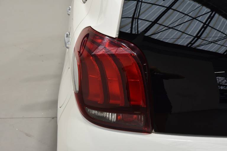 PEUGEOT 108 20