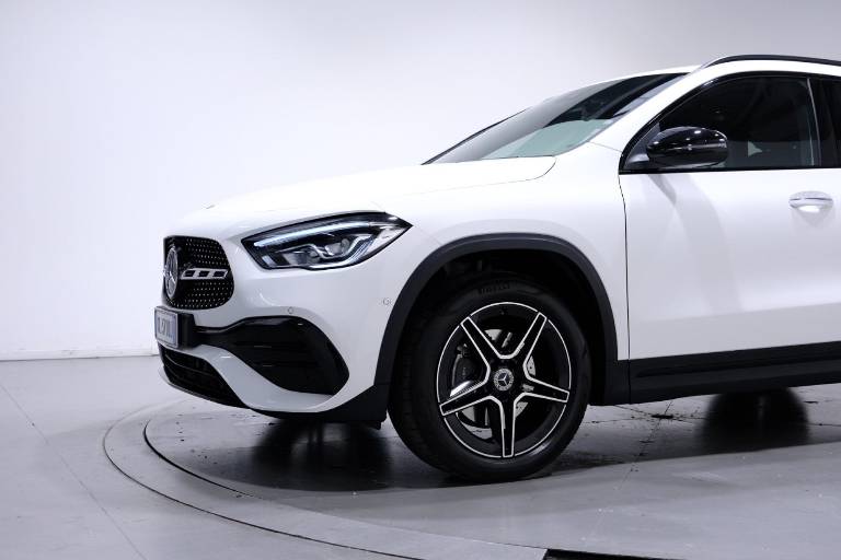 MERCEDES-BENZ GLA 58