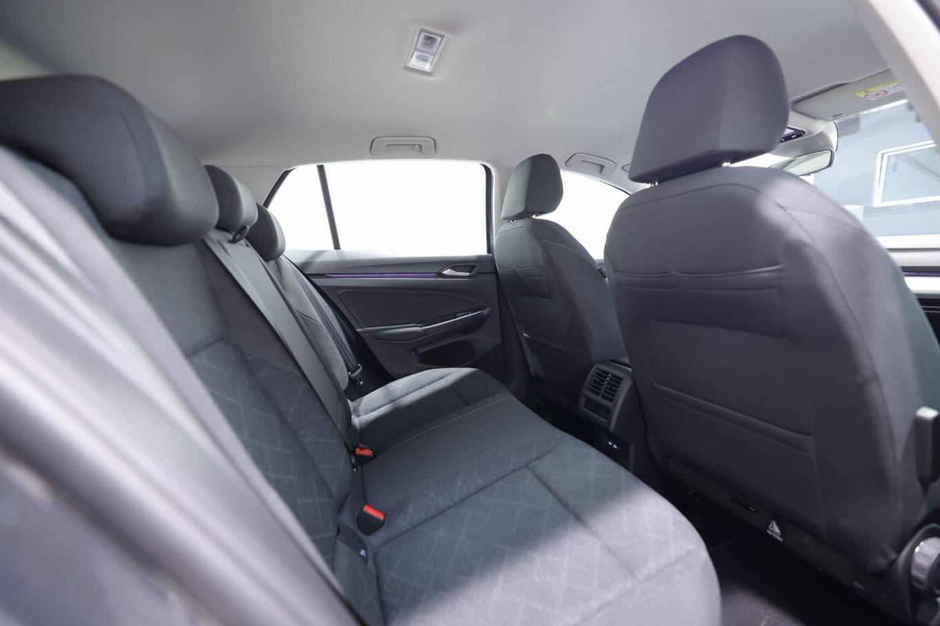 VOLKSWAGEN Golf 45