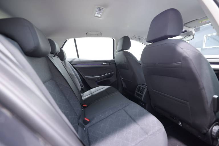 VOLKSWAGEN Golf 45