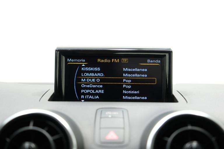 AUDI A1 9
