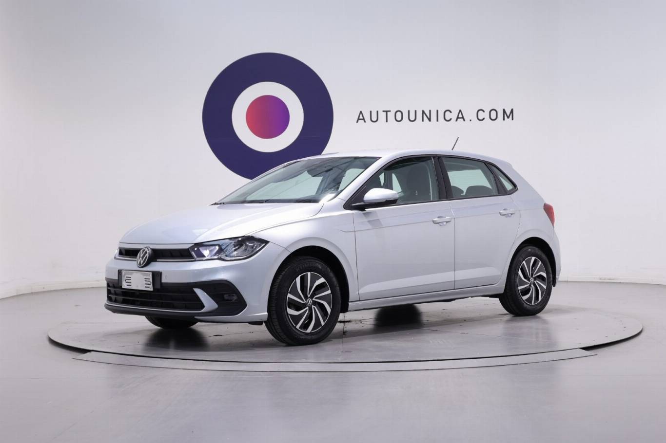VOLKSWAGEN Polo 1