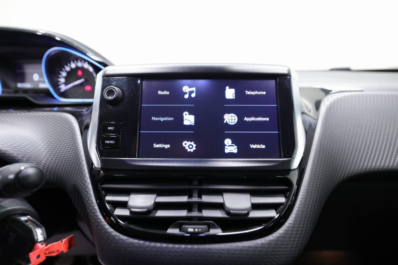 PEUGEOT 2008 9