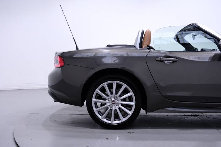 FIAT 124 Spider 50