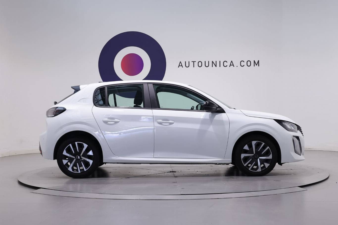 PEUGEOT 208 4