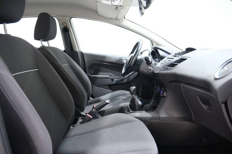 FORD Fiesta 44
