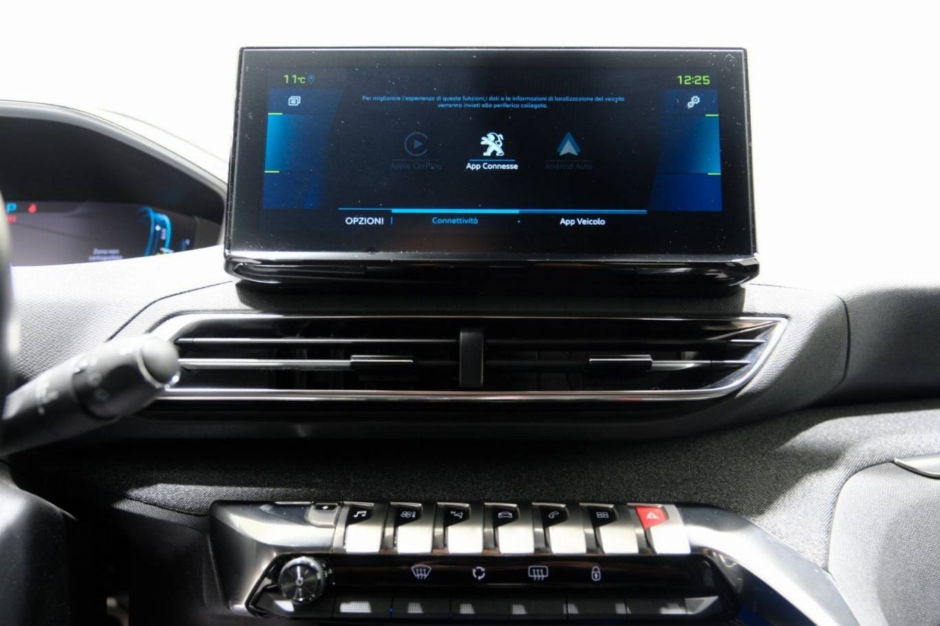 PEUGEOT 3008 9