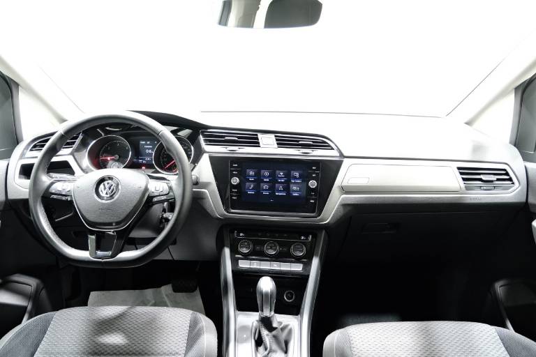 VOLKSWAGEN Touran 40